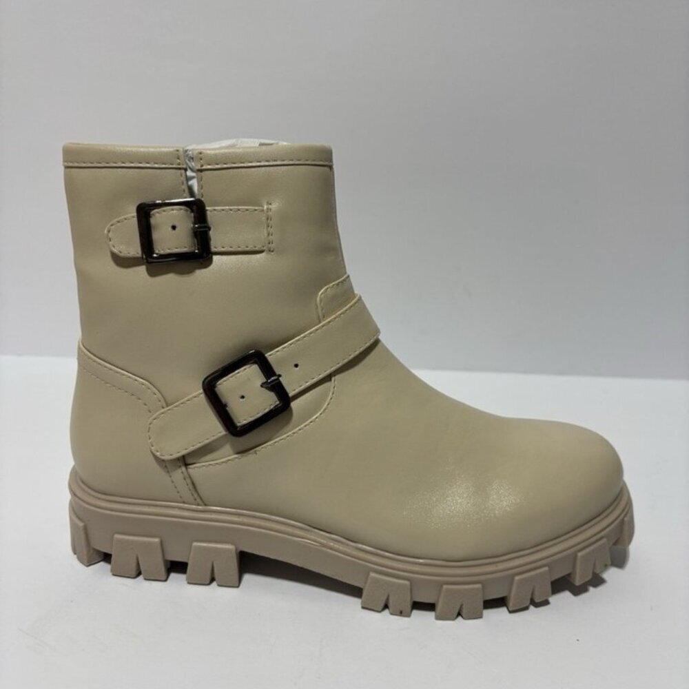 BC Footwear Women’s Unbroken Off White Chelsea Boots, Size 8.5 M